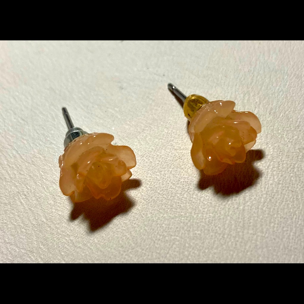 Tan Rose Dot Earrings Pierced 762